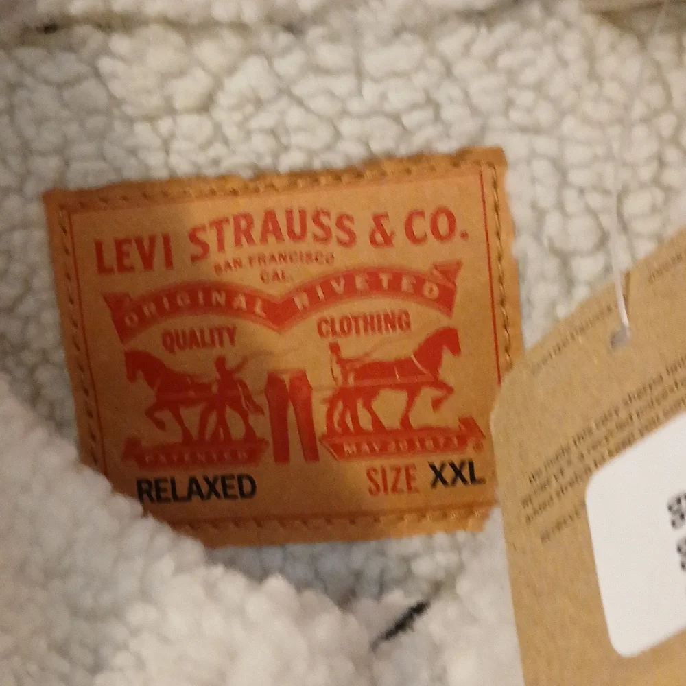 Levi's Black and Green Plaid Sherpa Jacket - Picture 2 of 3